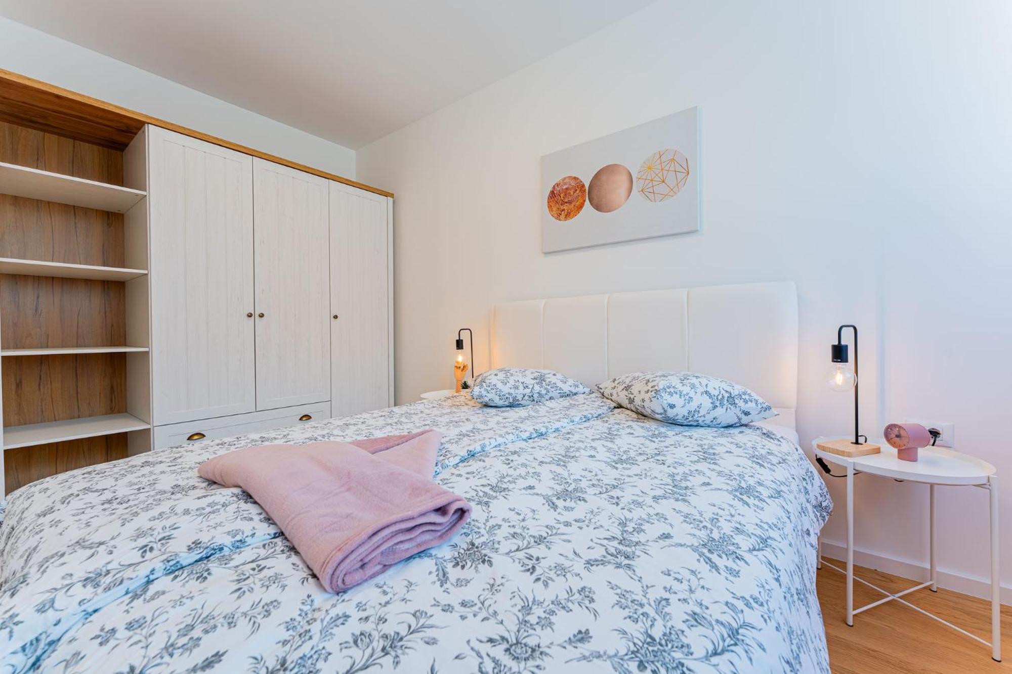 Flex Selfcheckins 149 - - Bedroom - Garage - Loggia *